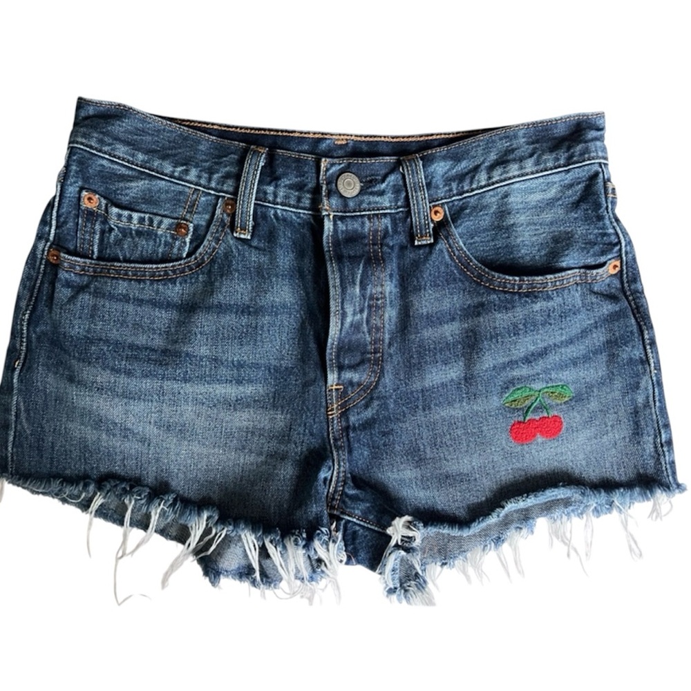 Levi’s 501 mid-rise cutoff jean shorts medium wash with cherry embroidery Sz 27 - Picture 6 of 16